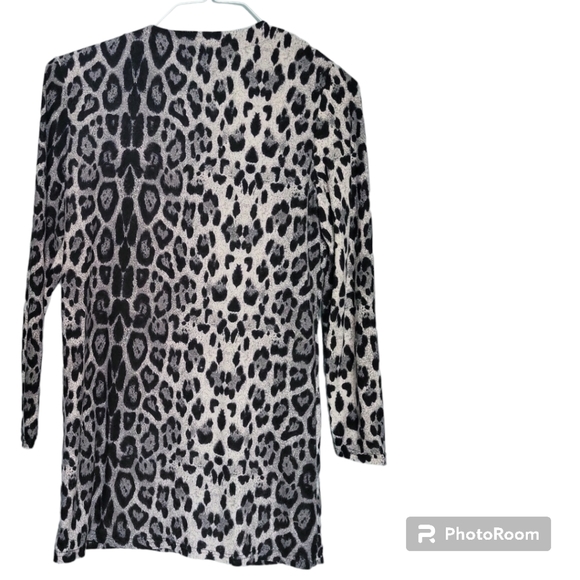 Black/Gray/White Button Front Top W Pockets - S - Picture 4 of 7